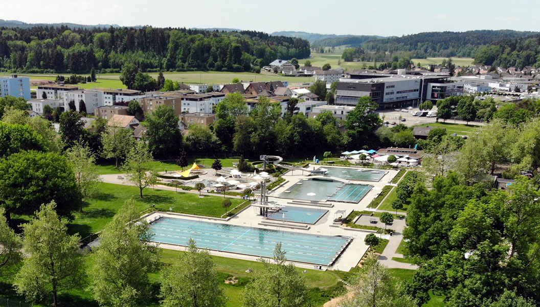 Schwimmbad Langenthal - Drohenaufnahme