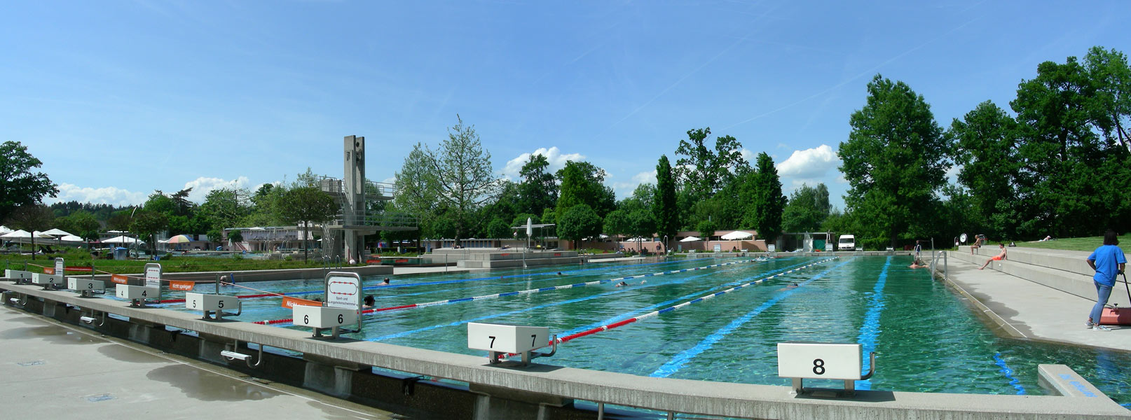 Schwimmbecken im Schwimmbad Langenthal
