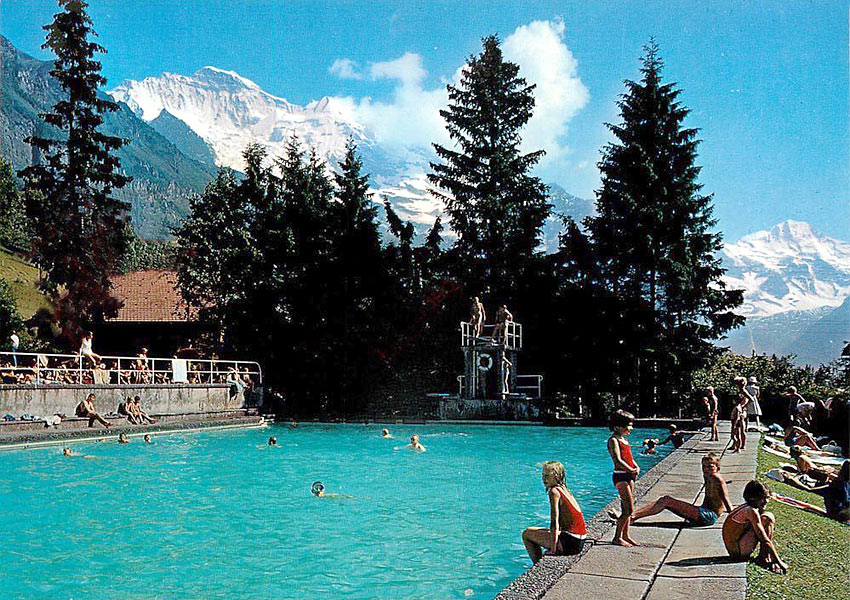 Schwimmbad Wengen auf Postkarte